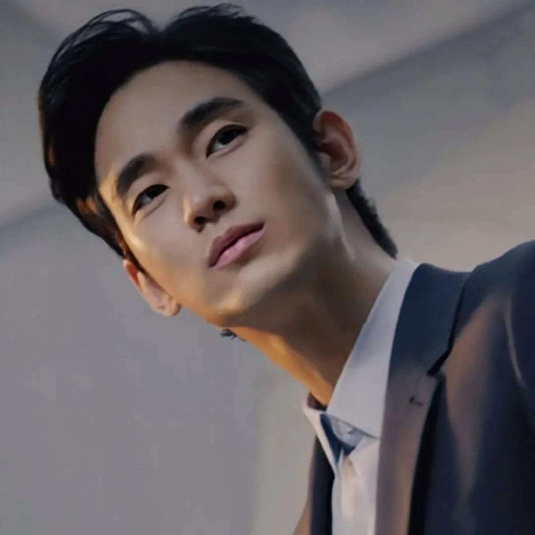 Recent activity shot of Kim Soohyun