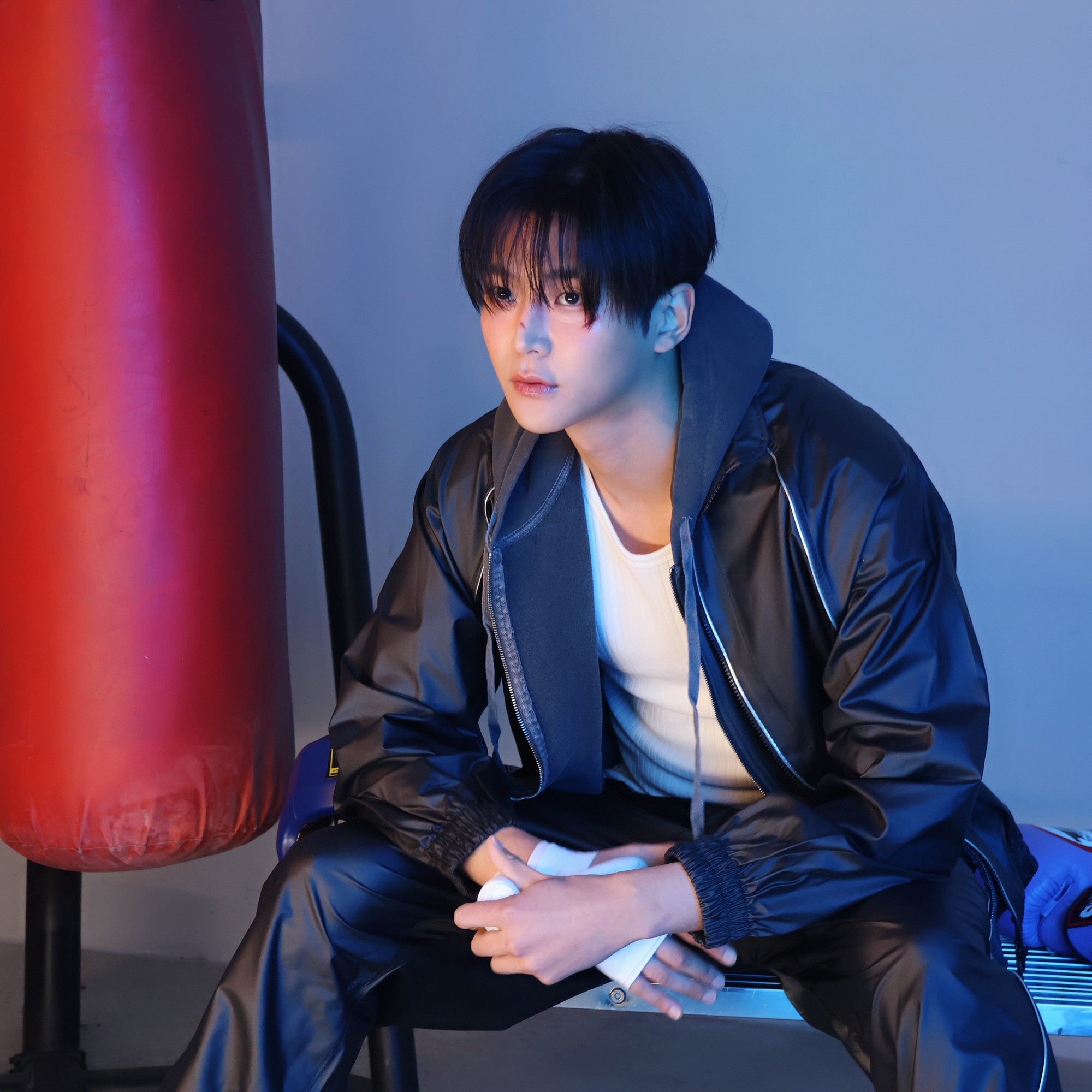 로운의 비하인드 컷