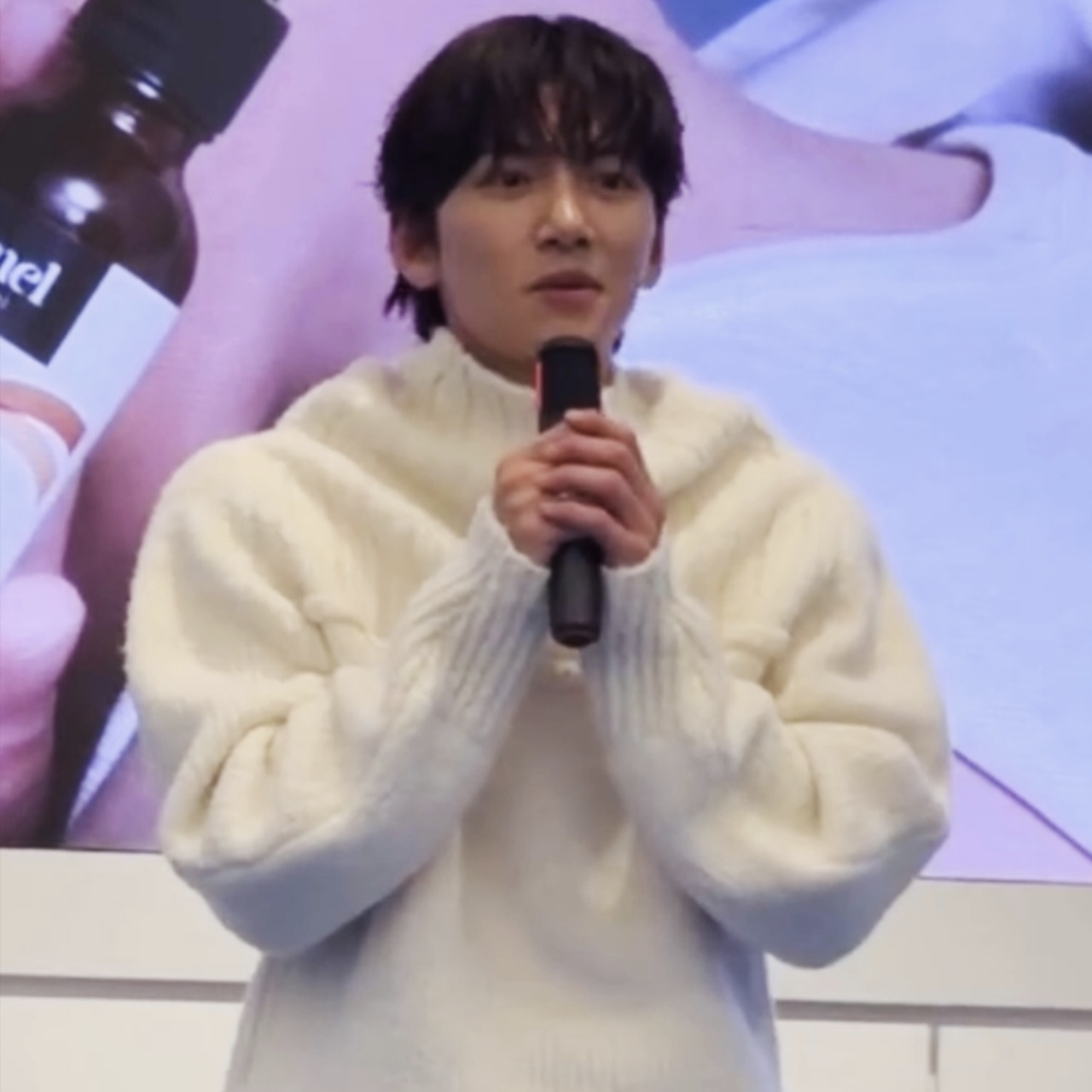 A moment captured by a fan of Ji Changwook