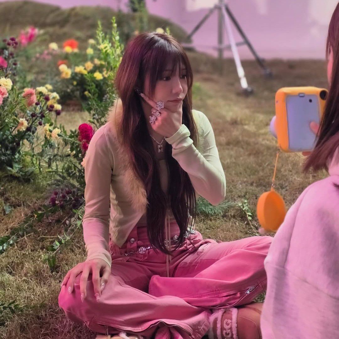 A moment captured by a fan of Jung Eunji