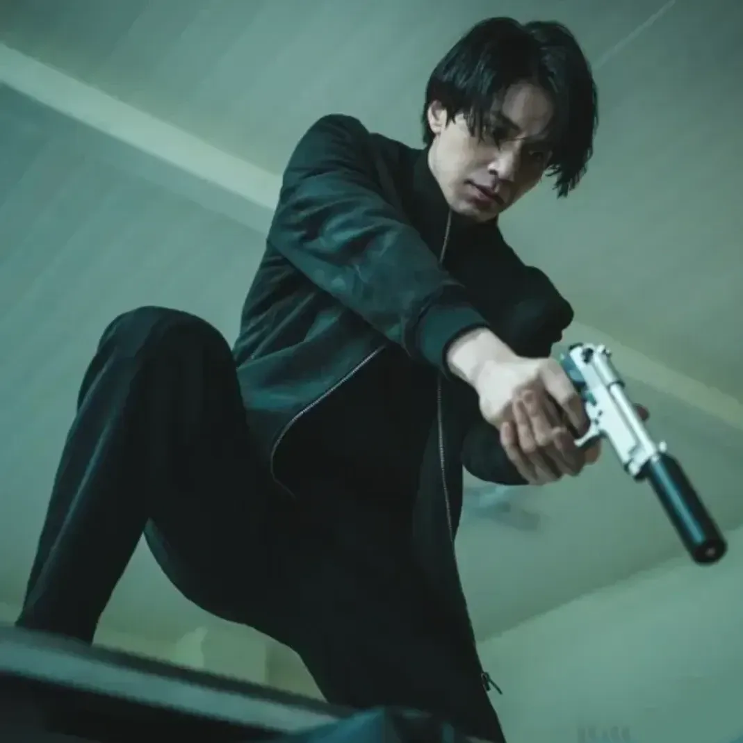 Recent activity shot of Lee Dongwook
