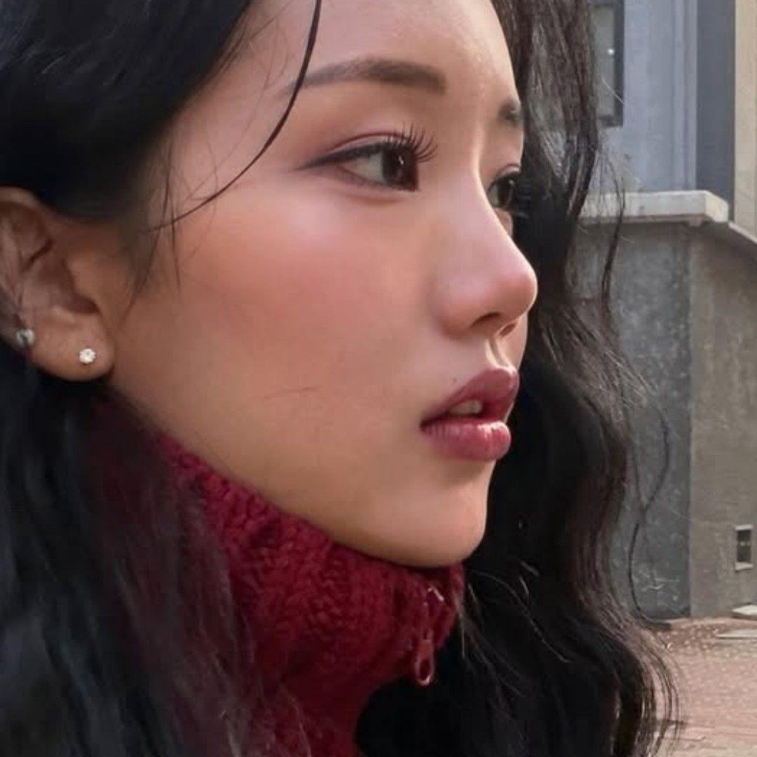 Behind-the-scenes cut of Kim Soyeon (2004)