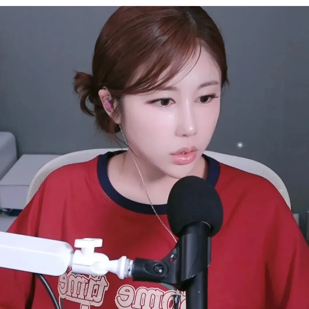 Latest photo of Kim Soyou
