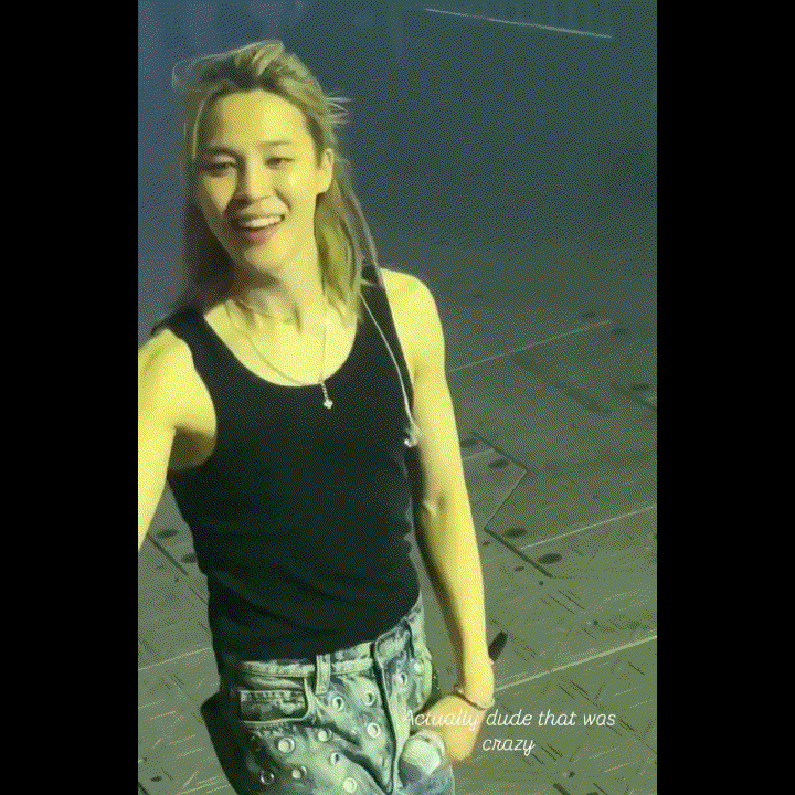 Behind-the-scenes cut of Ha Jimin