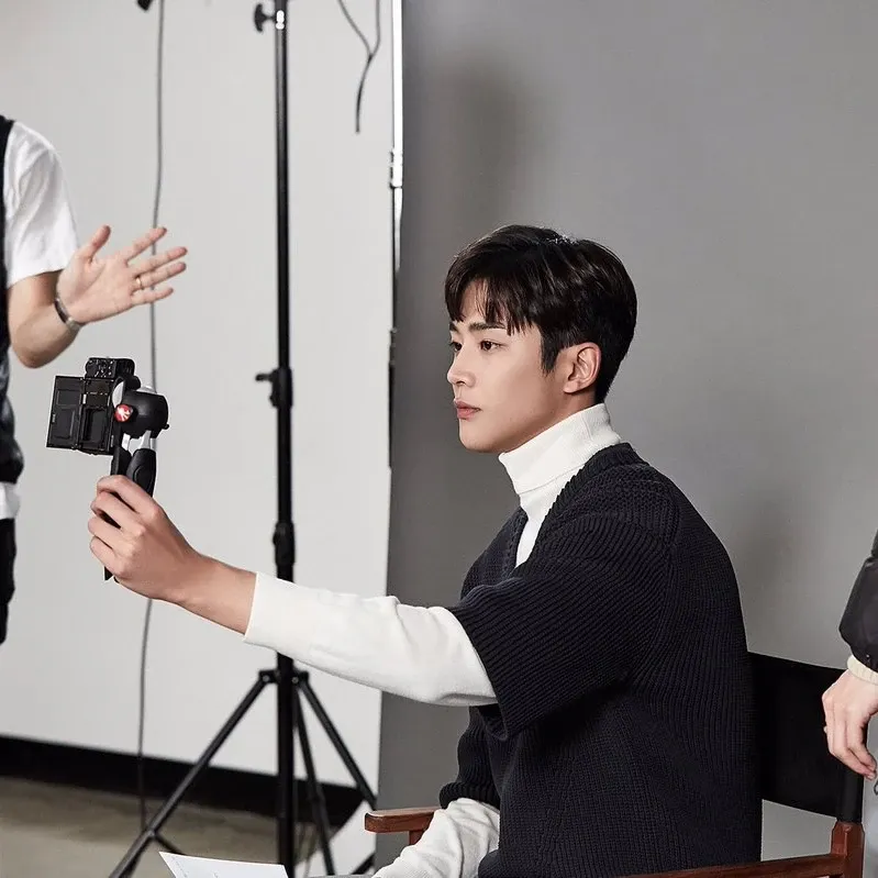 Cuplikan di balik layar dari Rowoon