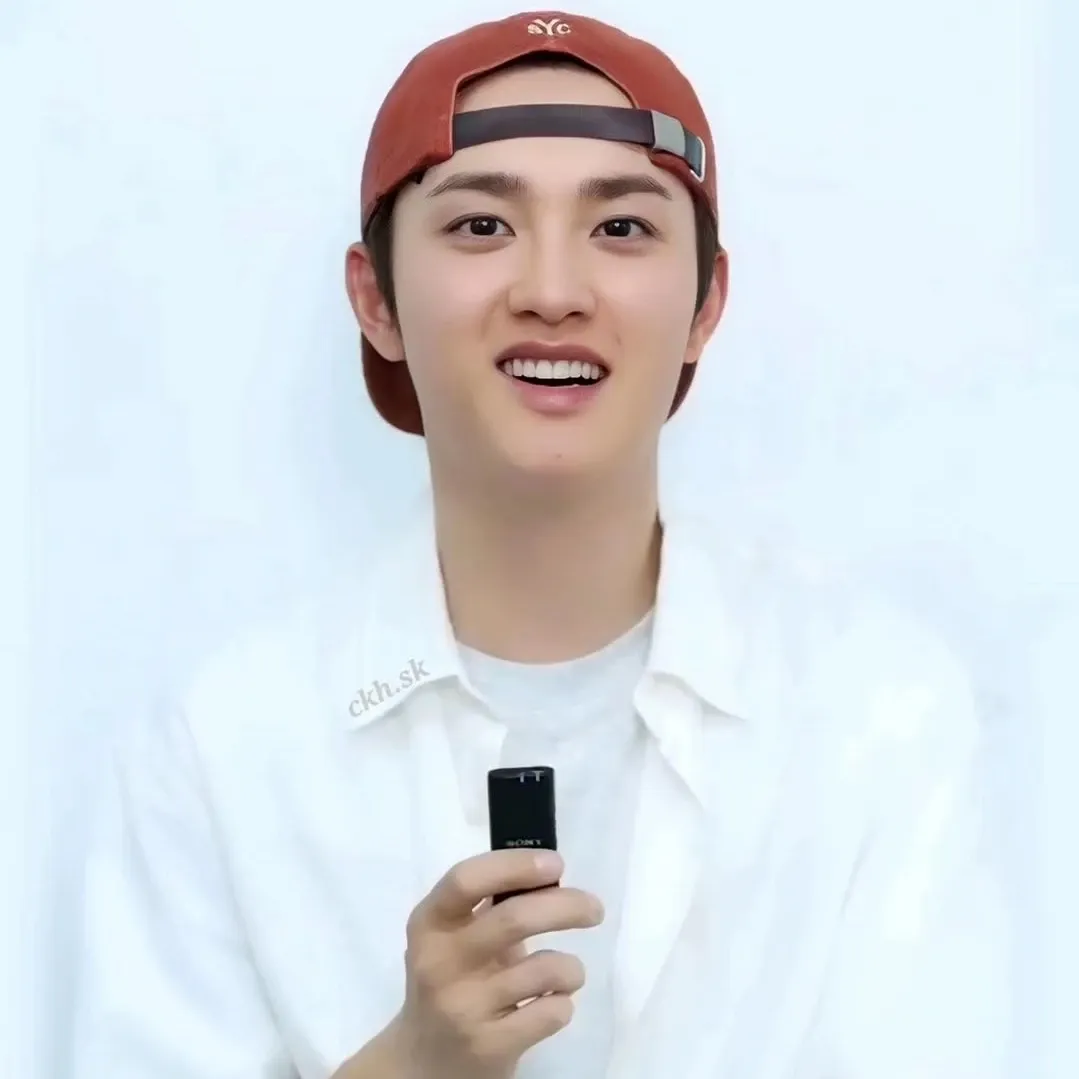A moment captured by a fan of Doh Kyungsoo (D.O.)