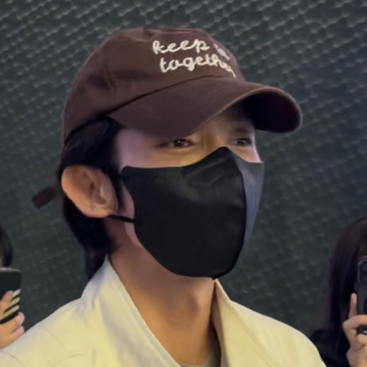 Behind-the-scenes cut of Lee Joongi