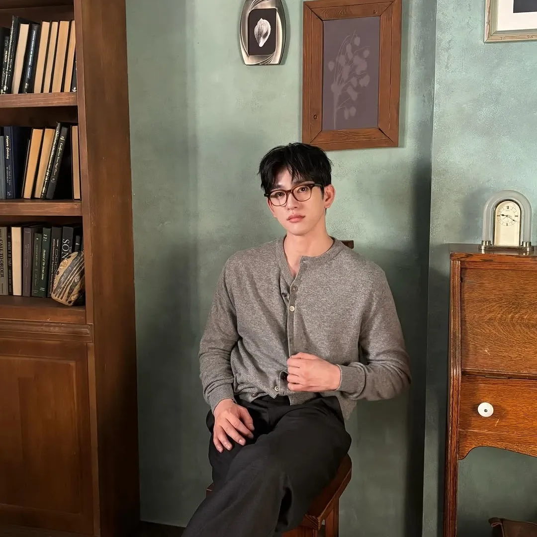 Cuplikan di balik layar dari Park Jinyoung