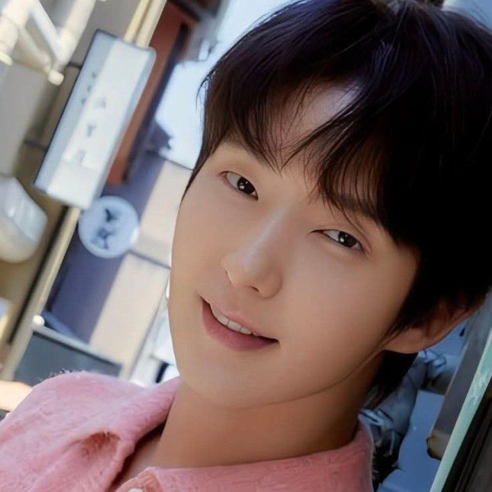 A moment captured by a fan of Lee Joongi