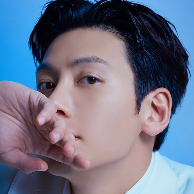 Behind-the-scenes cut of Ji Changwook