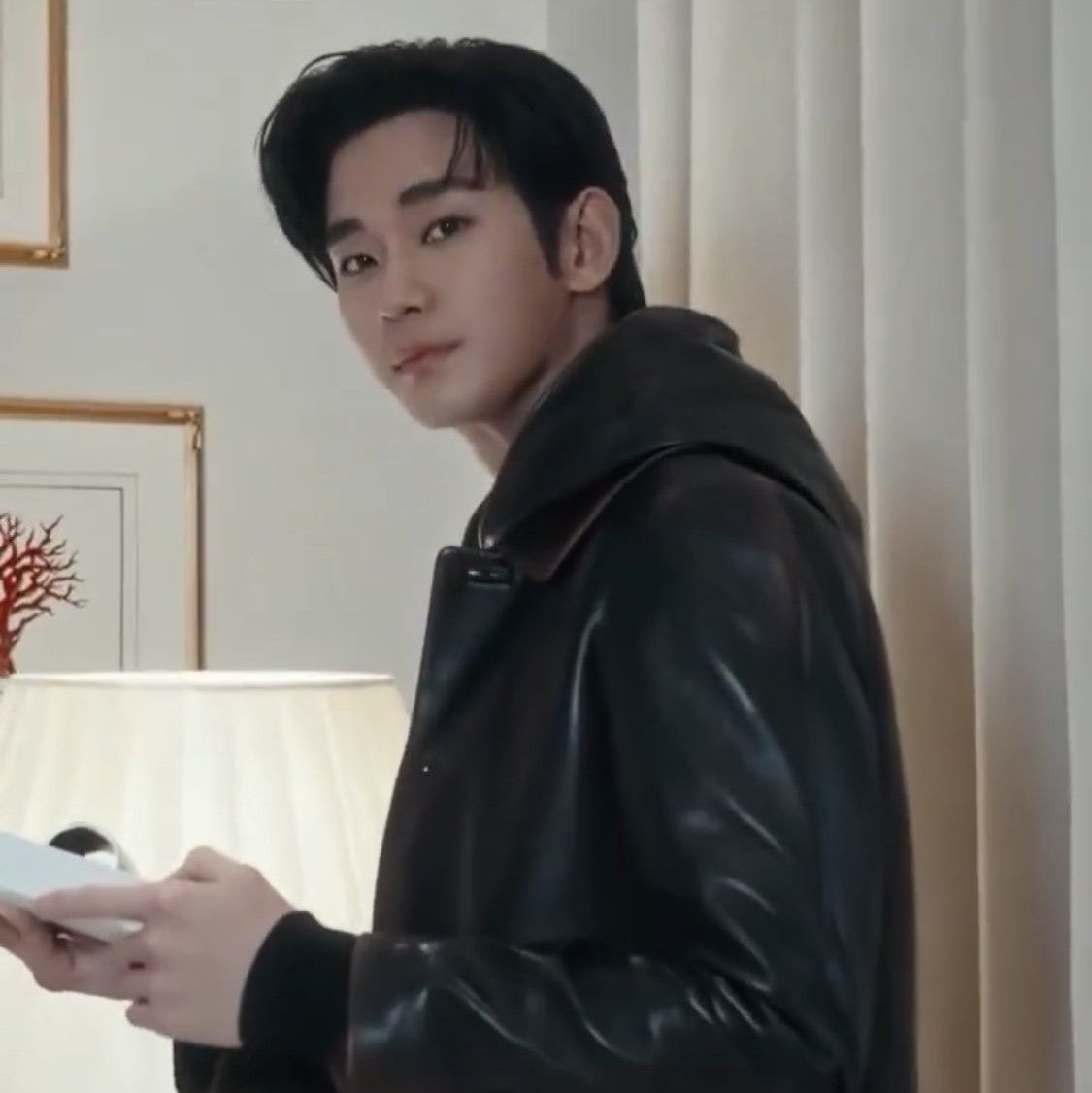 Foto terbaru dari Kim Soohyun