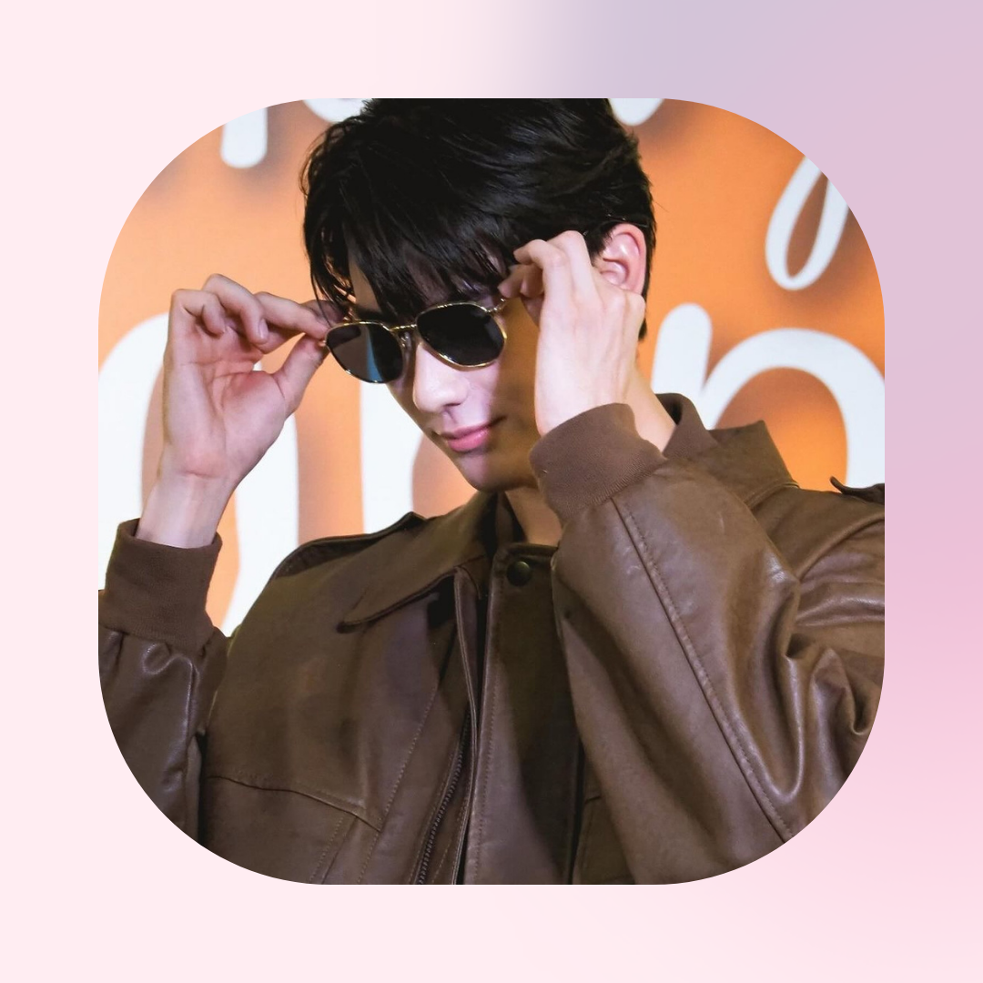 A moment captured by a fan of Book Kasidet Plookphol