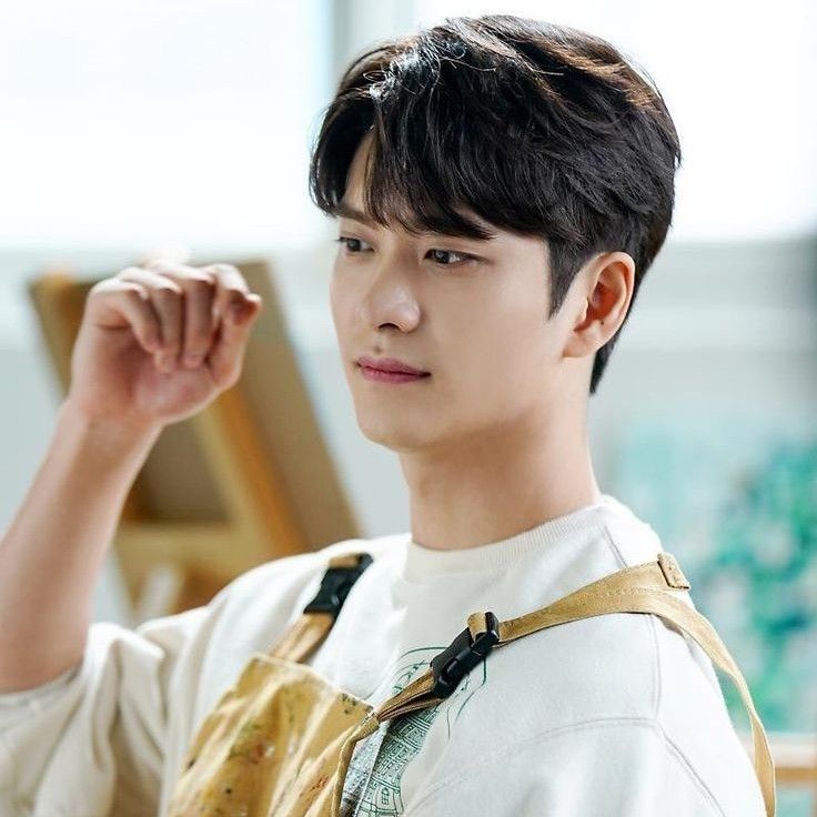 Behind-the-scenes cut of Kang Taeoh