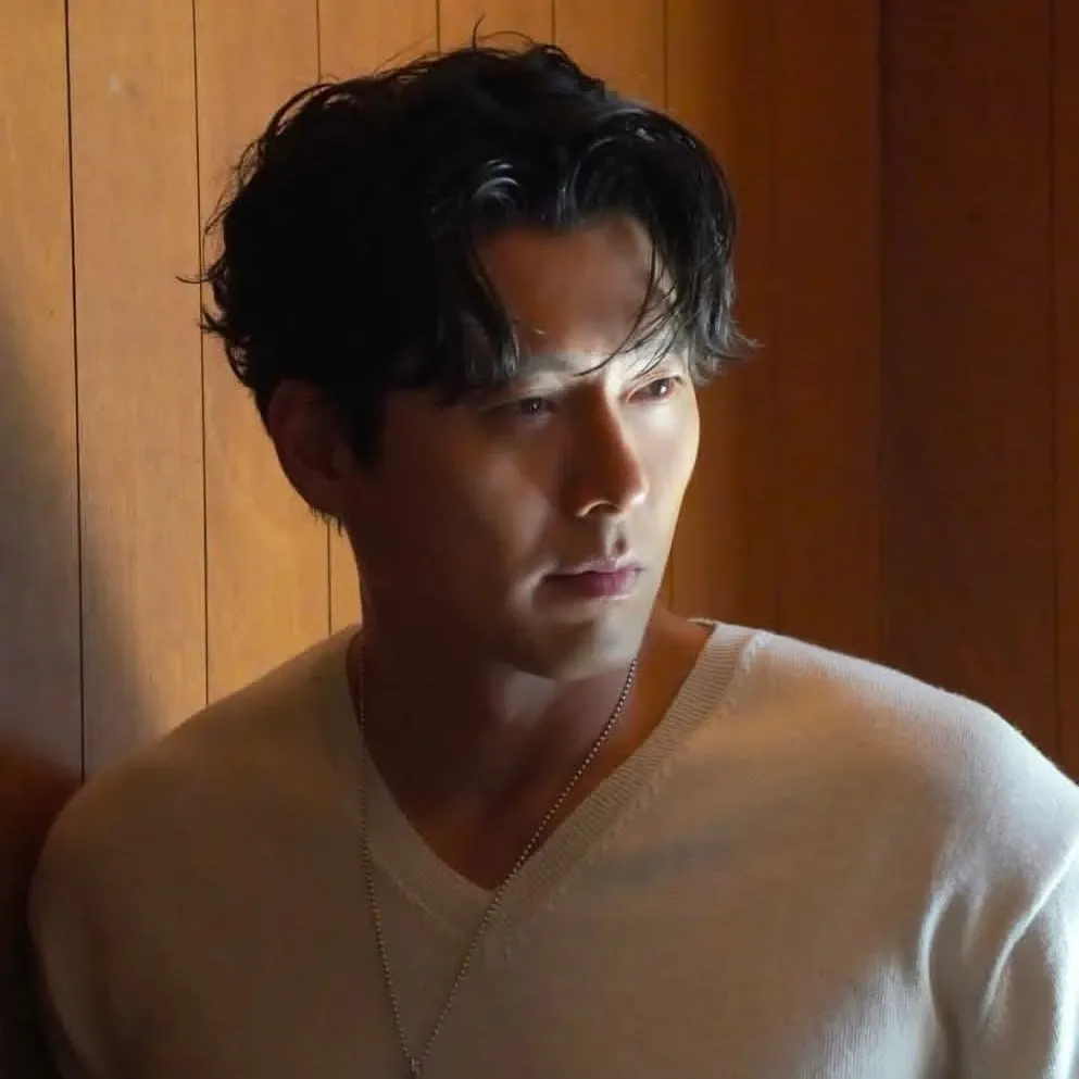 Foto kegiatan terbaru dari Hyun Bin