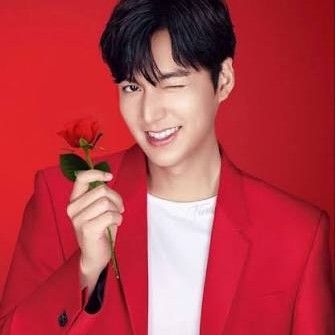 粉絲拍下的李敏鎬瞬間