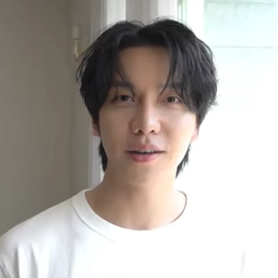 Latest photo of Lee Seunggi