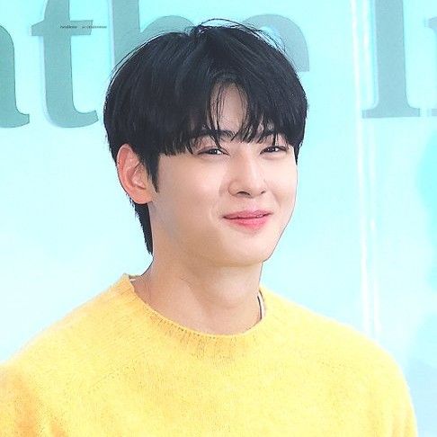 Latest photo of Cha Eunwoo