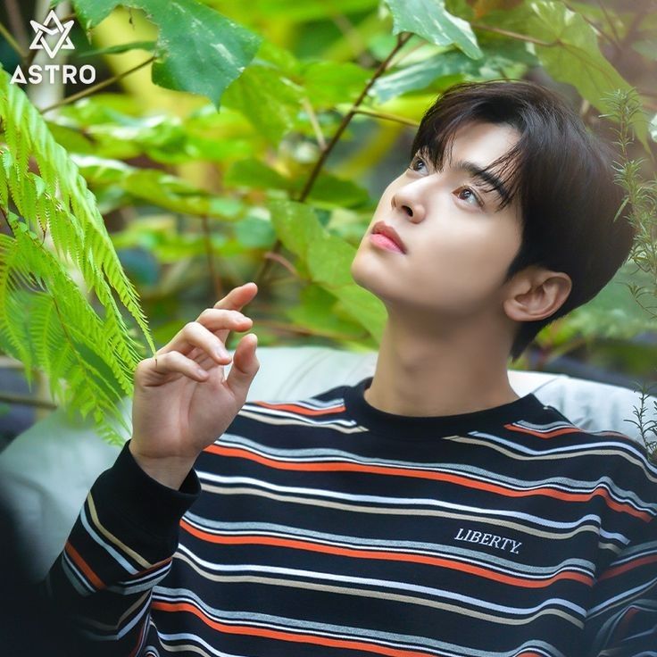 Latest photo of Cha Eunwoo