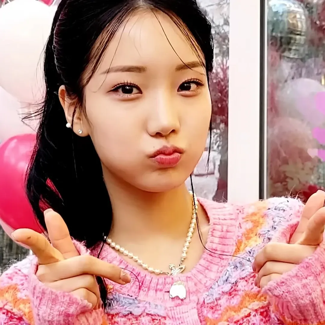 Recent activity shot of Kim Soyeon (2004)