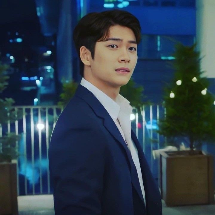 A moment captured by a fan of Kang Taeoh