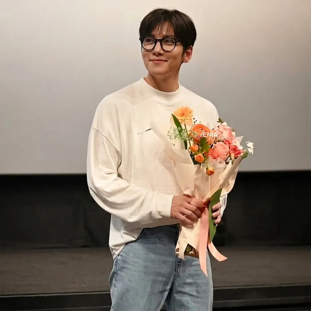 A moment captured by a fan of Ji Changwook