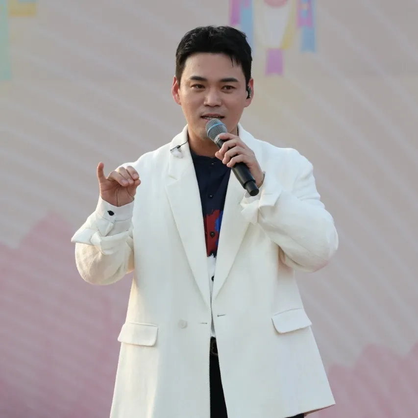 Behind-the-scenes cut of Cheonrokdam