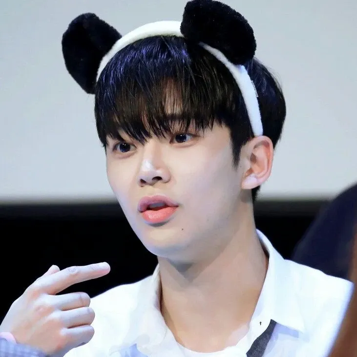 Foto kegiatan terbaru dari Rowoon