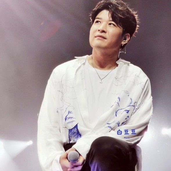 Latest photo of Choi Siwon