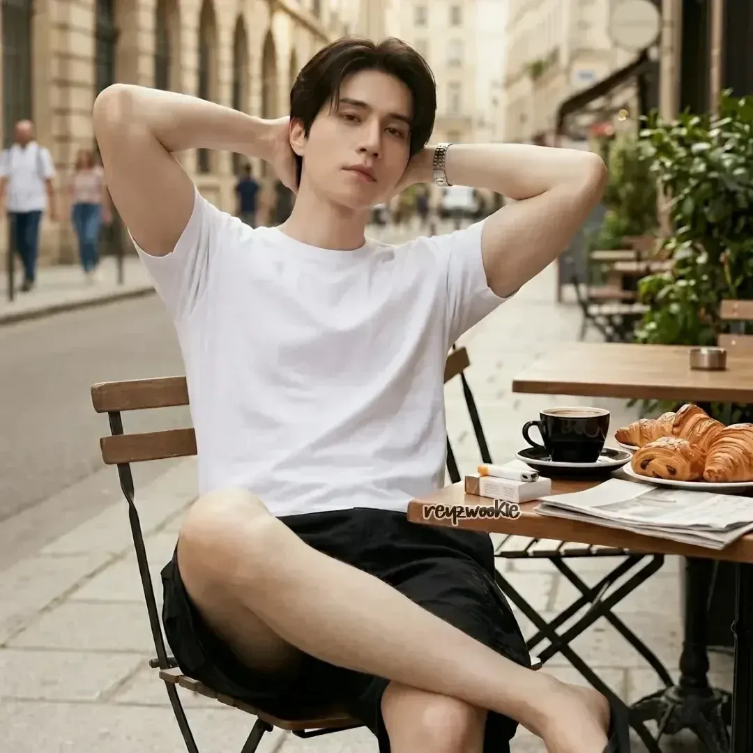 Behind-the-scenes cut of Lee Dongwook