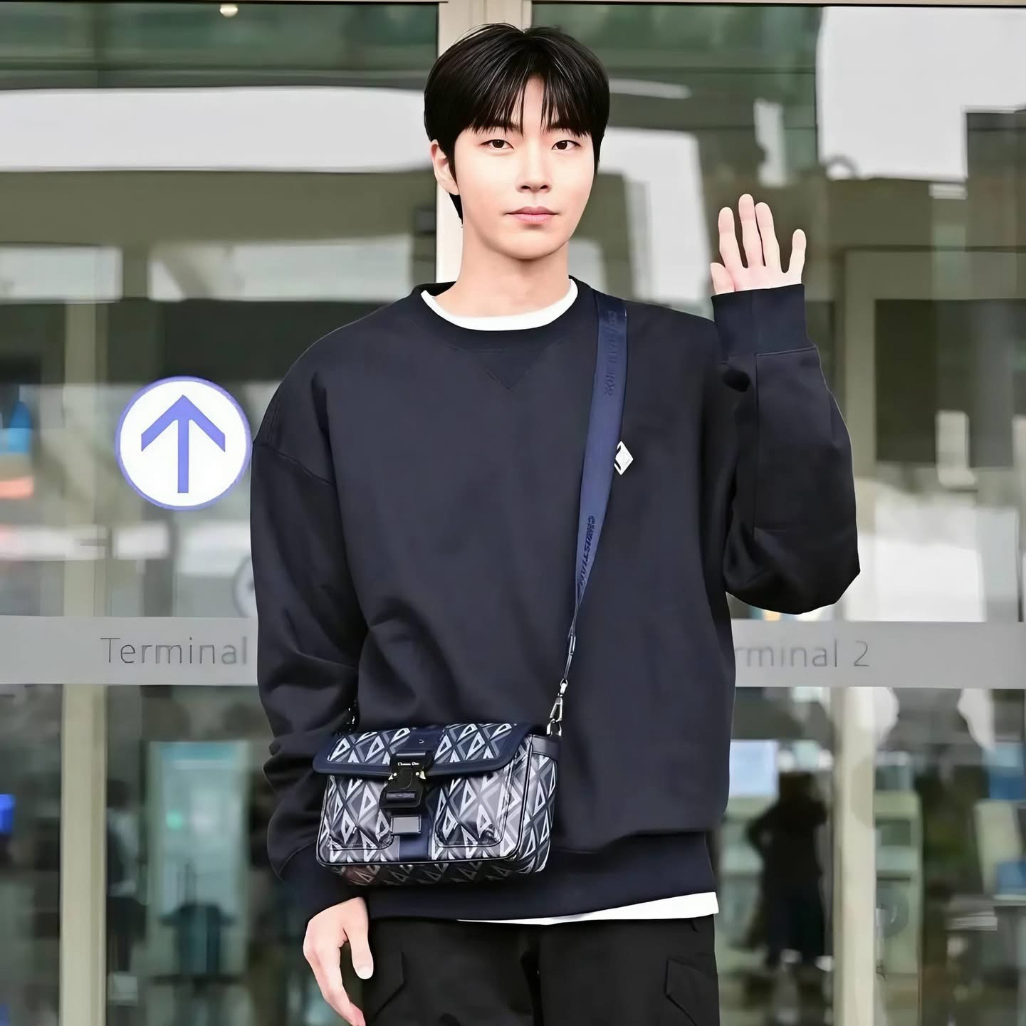 황인엽의 비하인드 컷