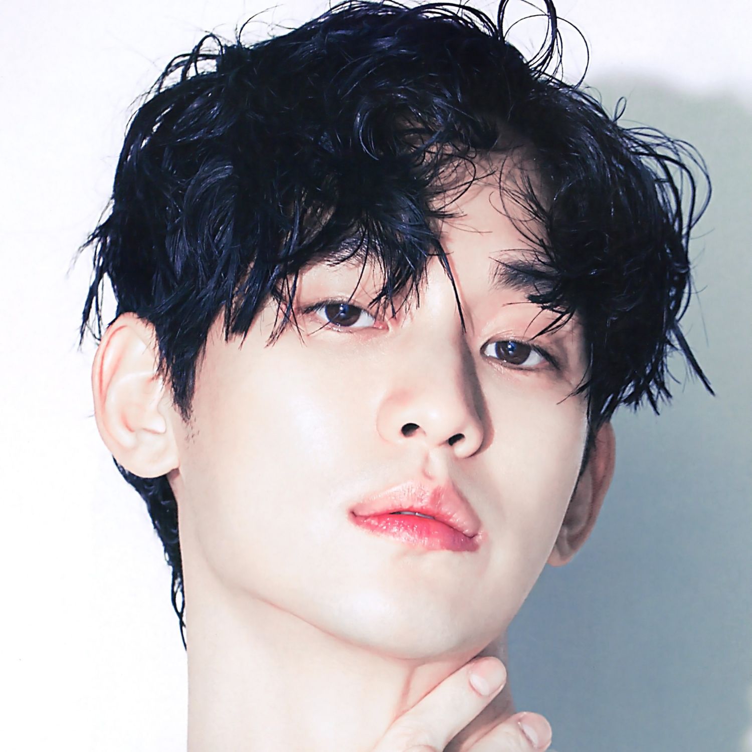 粉絲拍下的金秀賢瞬間