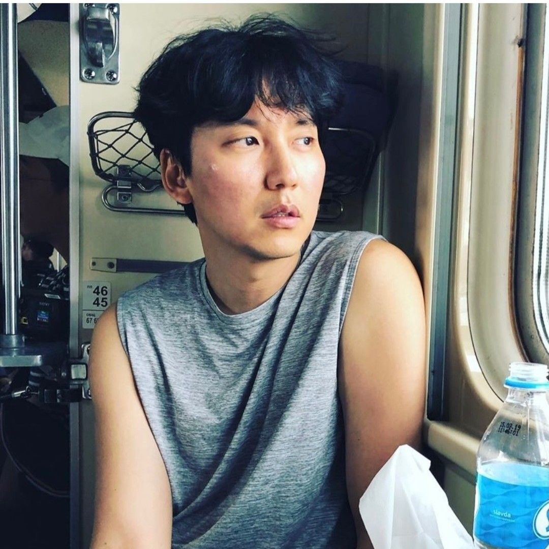 Behind-the-scenes cut of Kim Namgil