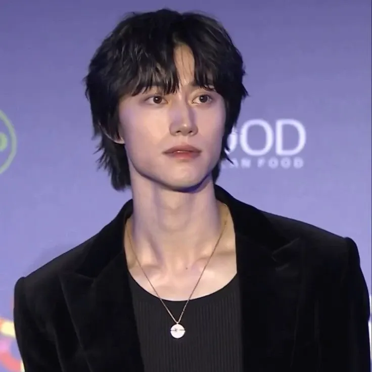 Behind-the-scenes cut of Kwak Dongyeon