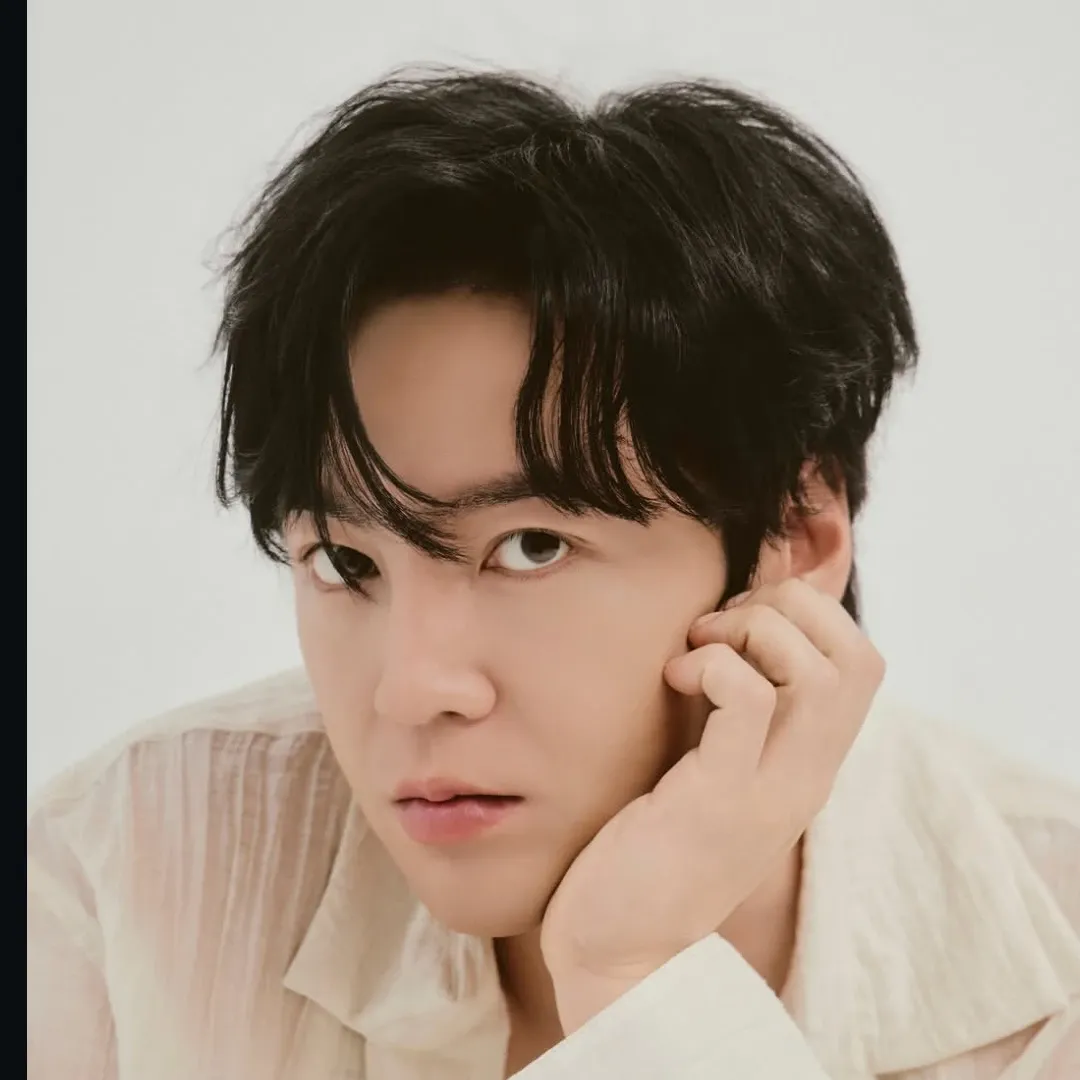Latest photo of Jang Geunsuk