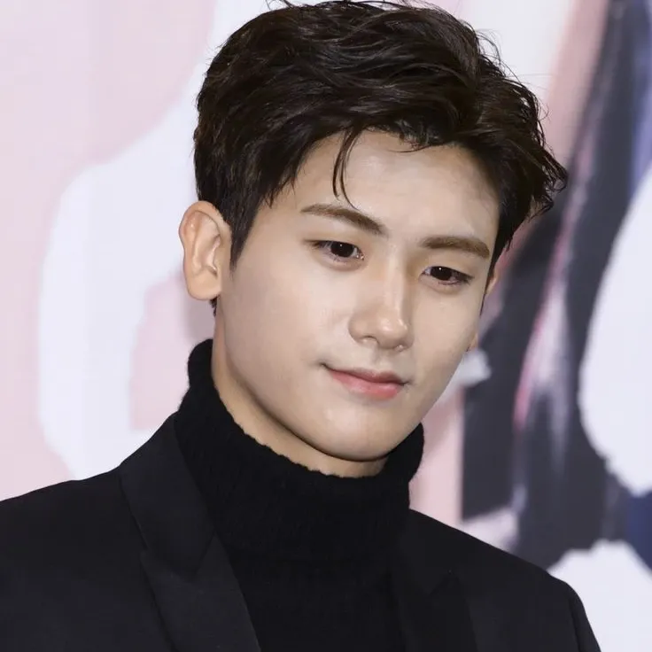 Latest photo of Park Hyungsik