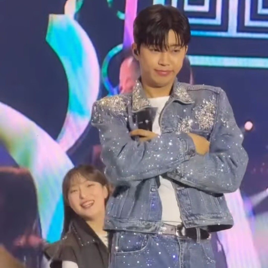 Behind-the-scenes cut of Lim Youngwoong