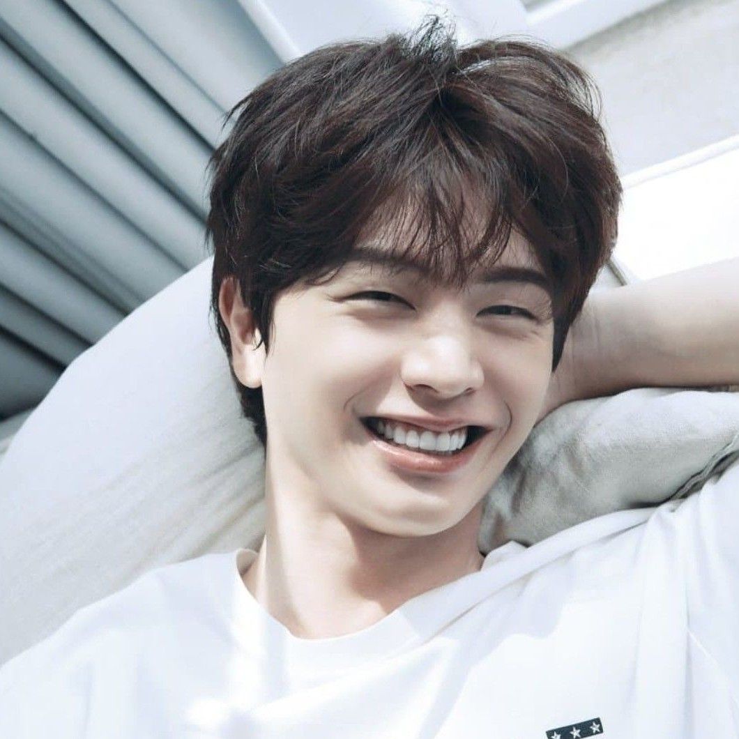 Behind-the-scenes cut of Yook Sungjae