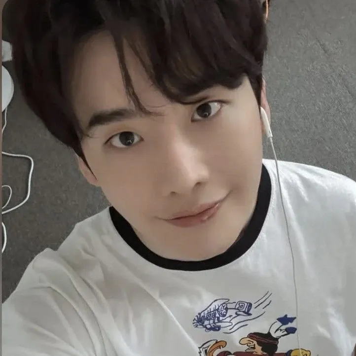 Behind-the-scenes cut of Lee Jongsuk