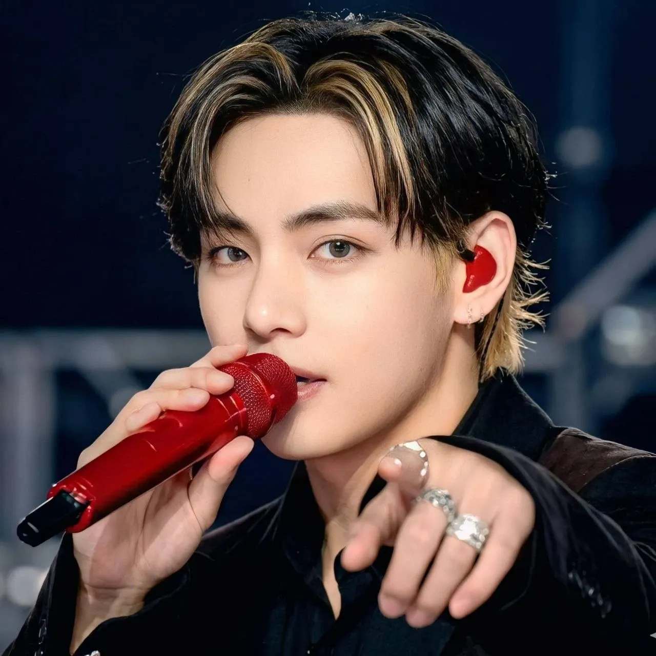 Recent activity shot of Kim Taehyung (V)