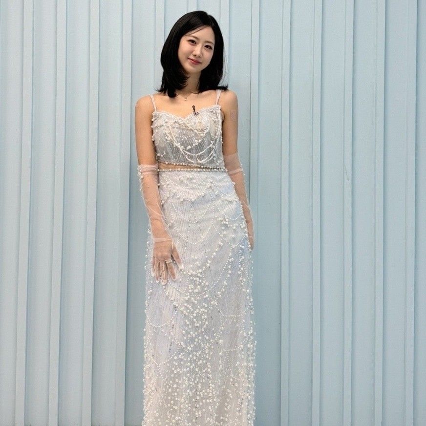 Behind-the-scenes cut of Kang Hyeyeon