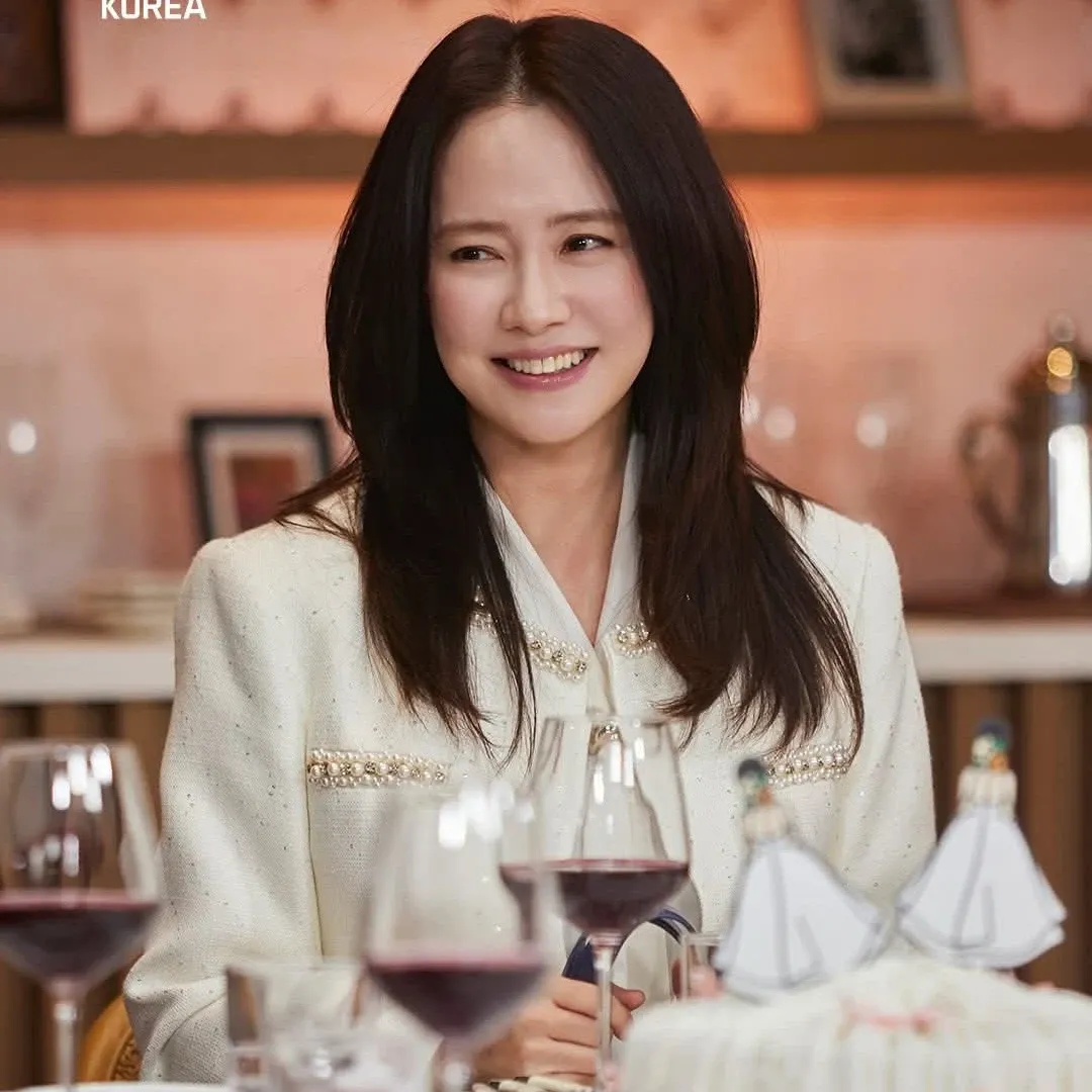 Momen yang diabadikan oleh penggemar Song Jihyo