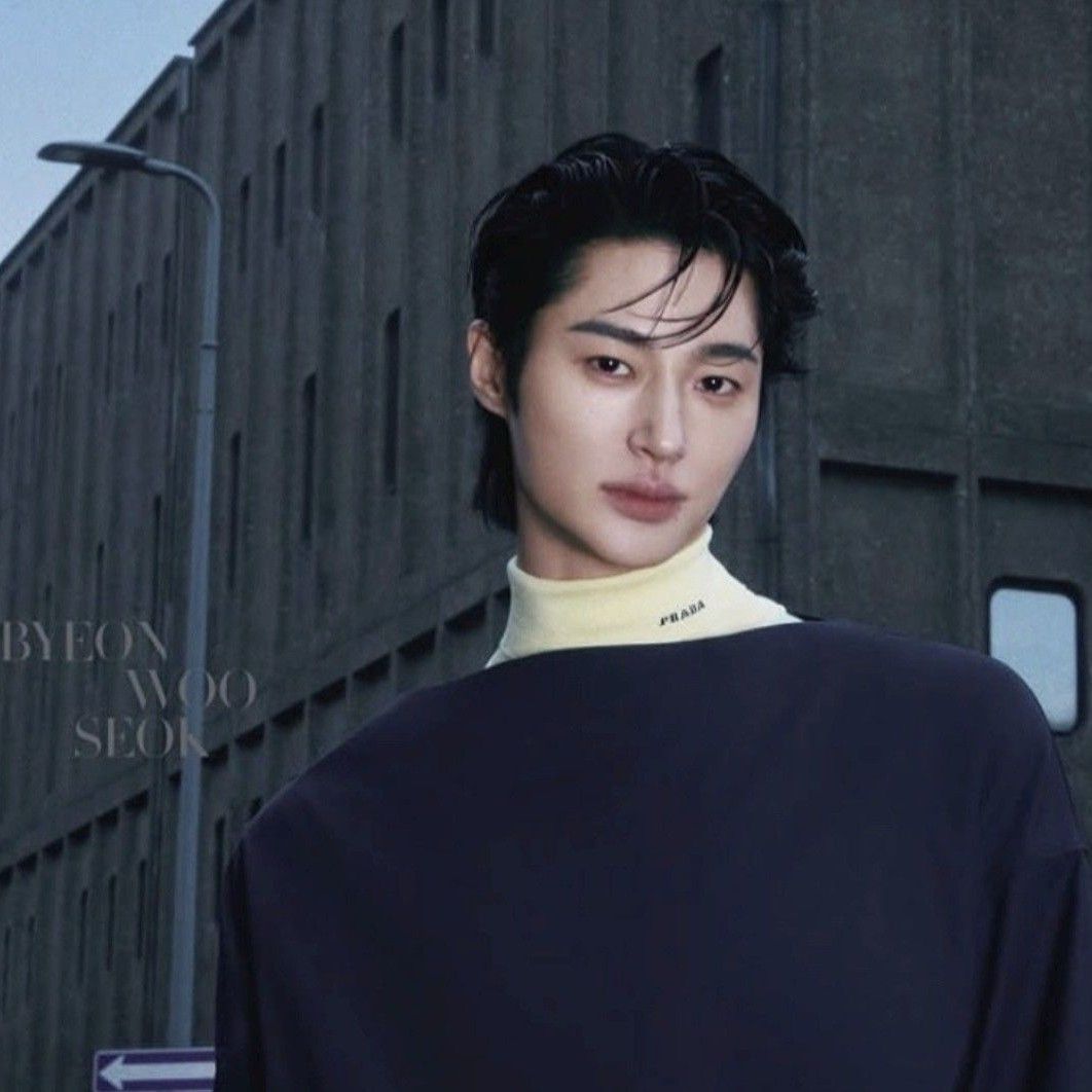 Latest photo of Byeon Wooseok