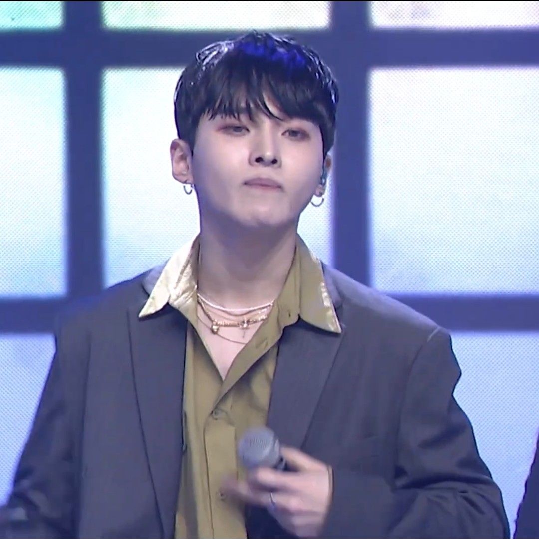 A moment captured by a fan of Seong Ri