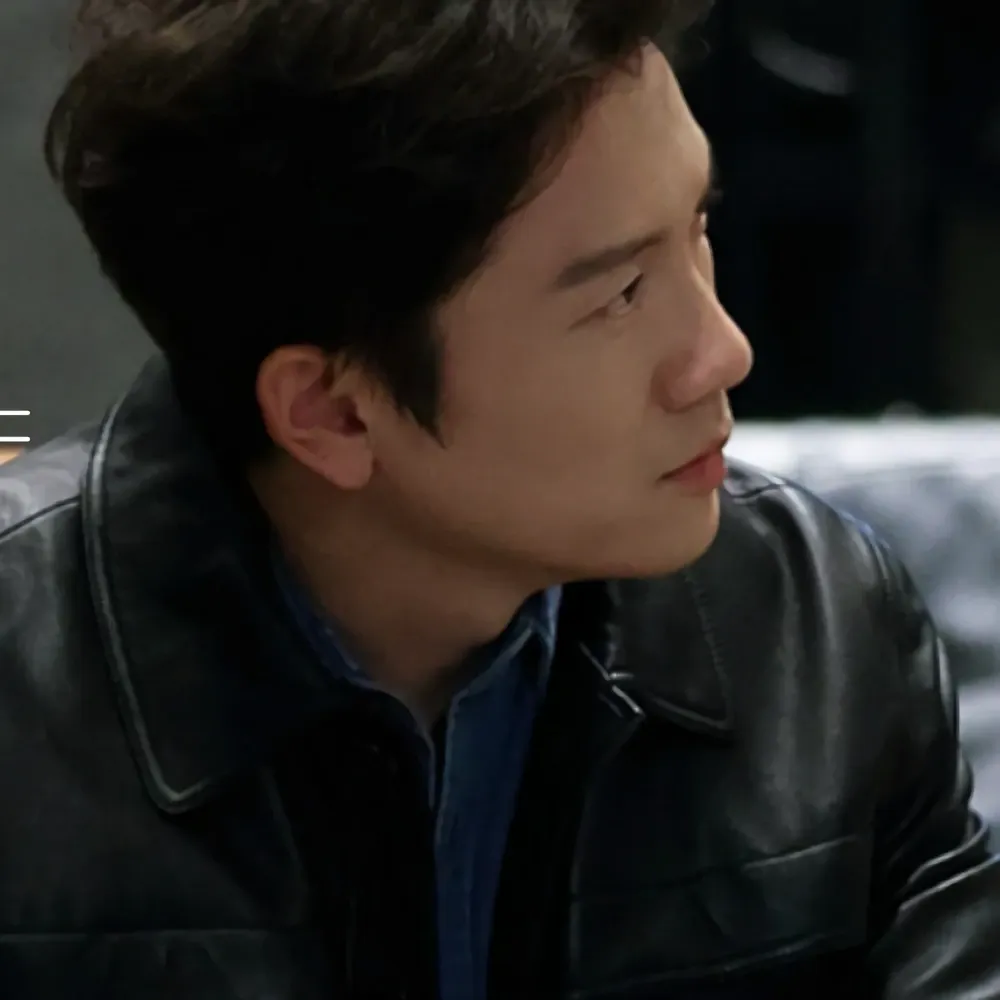 Behind-the-scenes cut of Ji Sung