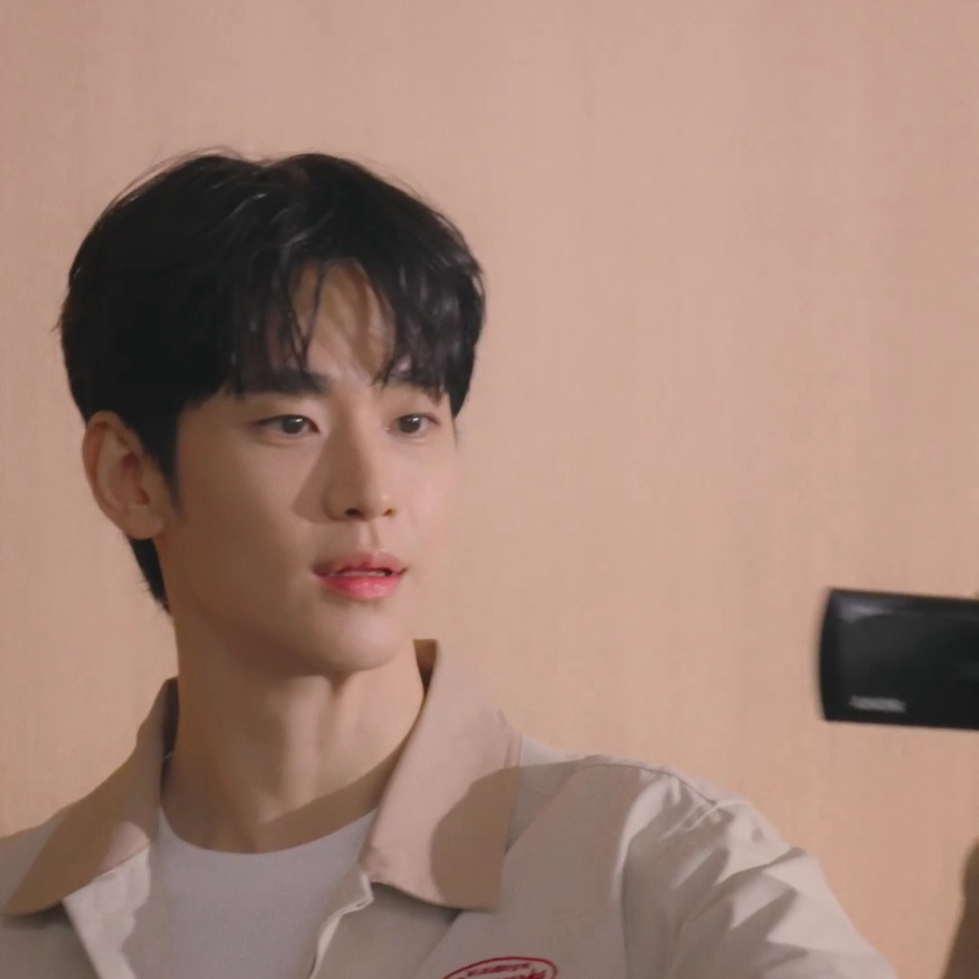 Latest photo of Kim Soohyun