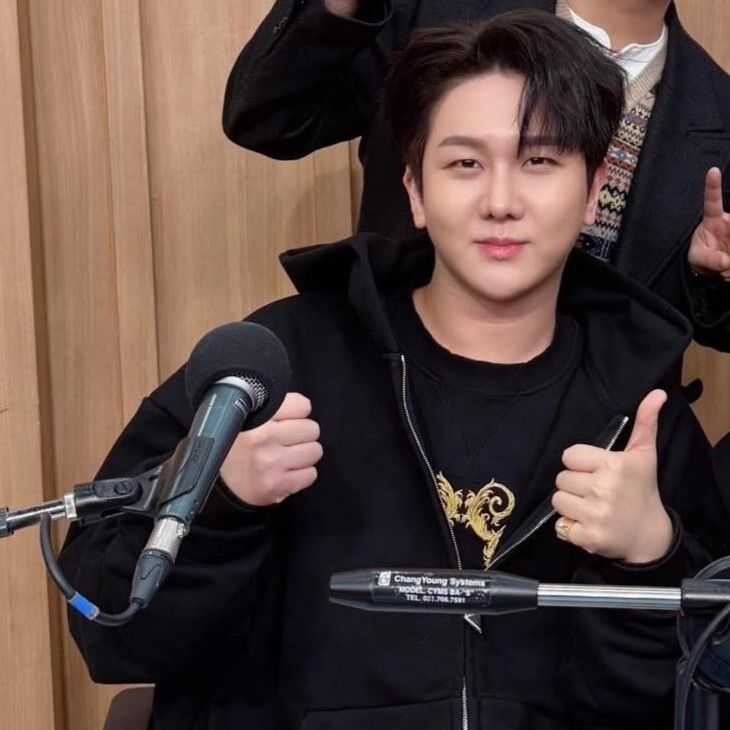 粉丝拍下的金秀瓒瞬间