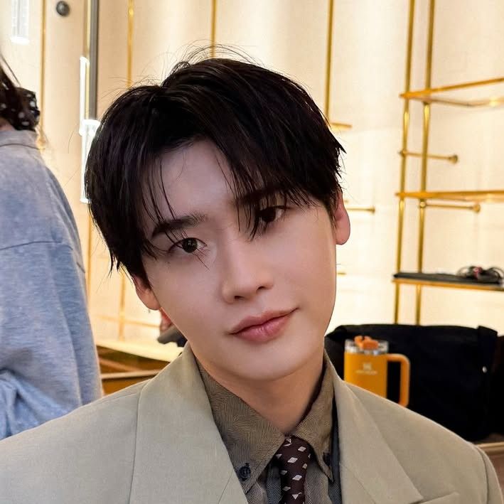 Latest photo of Lee Jongsuk