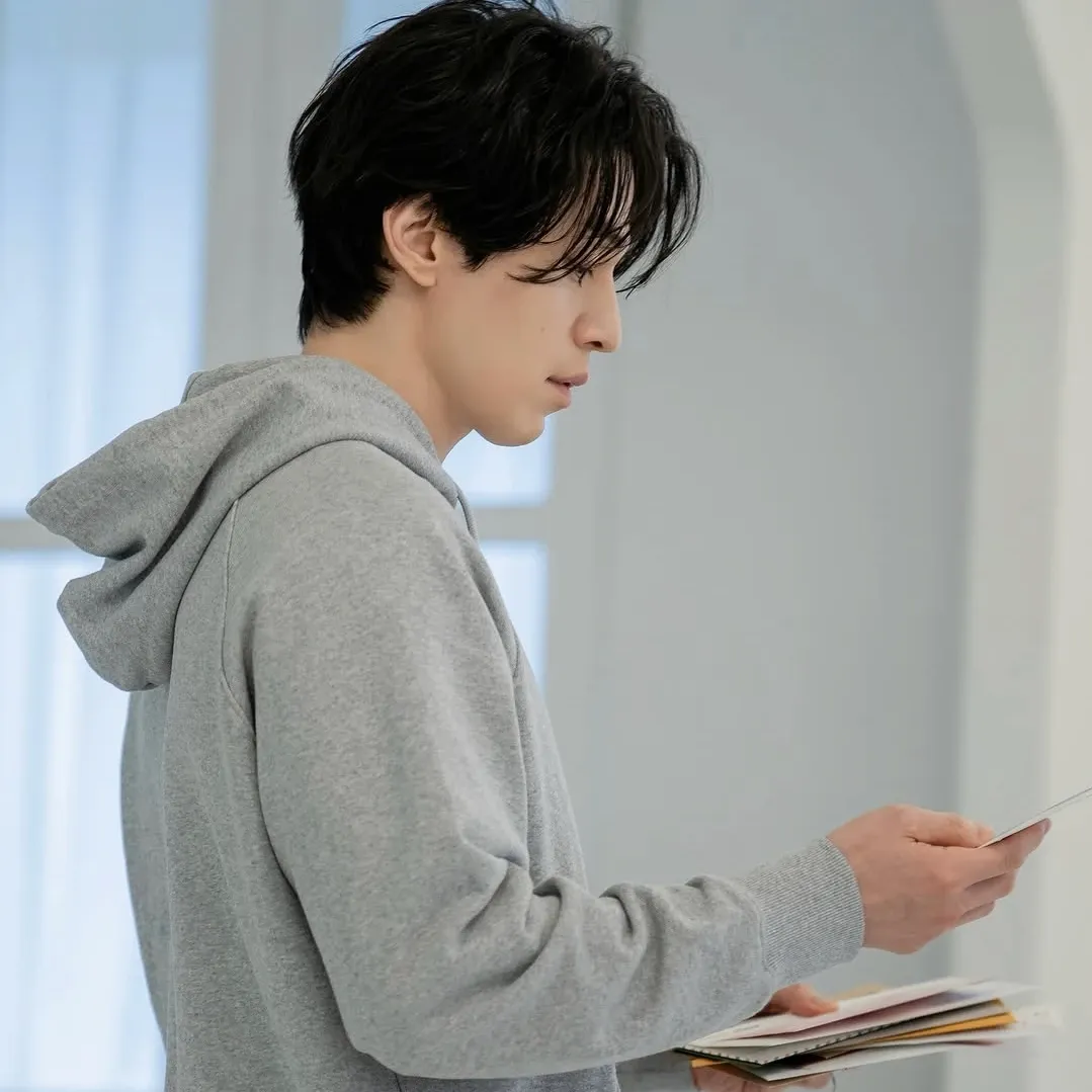 Recent activity shot of Lee Dongwook