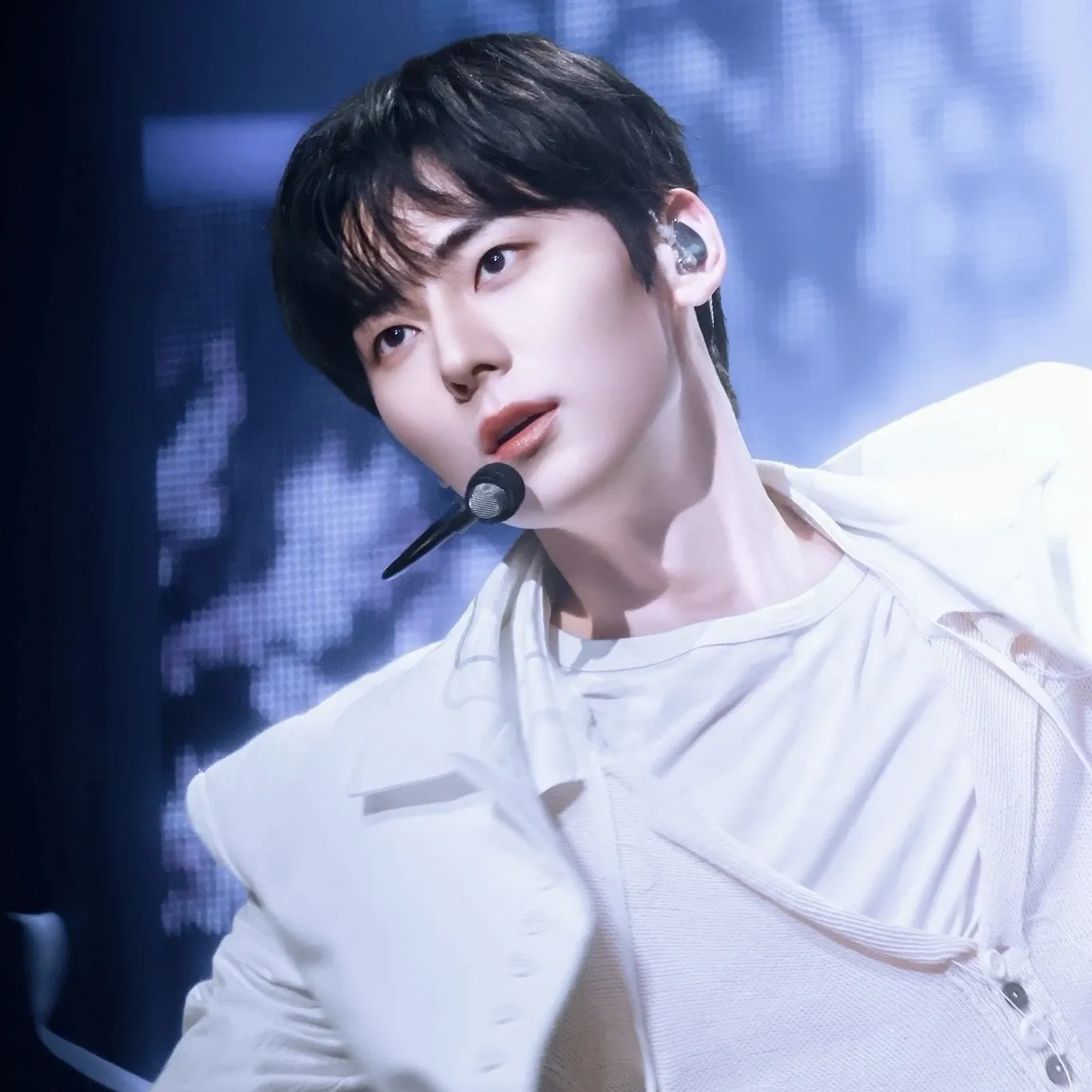 Latest photo of Hwang Minhyun