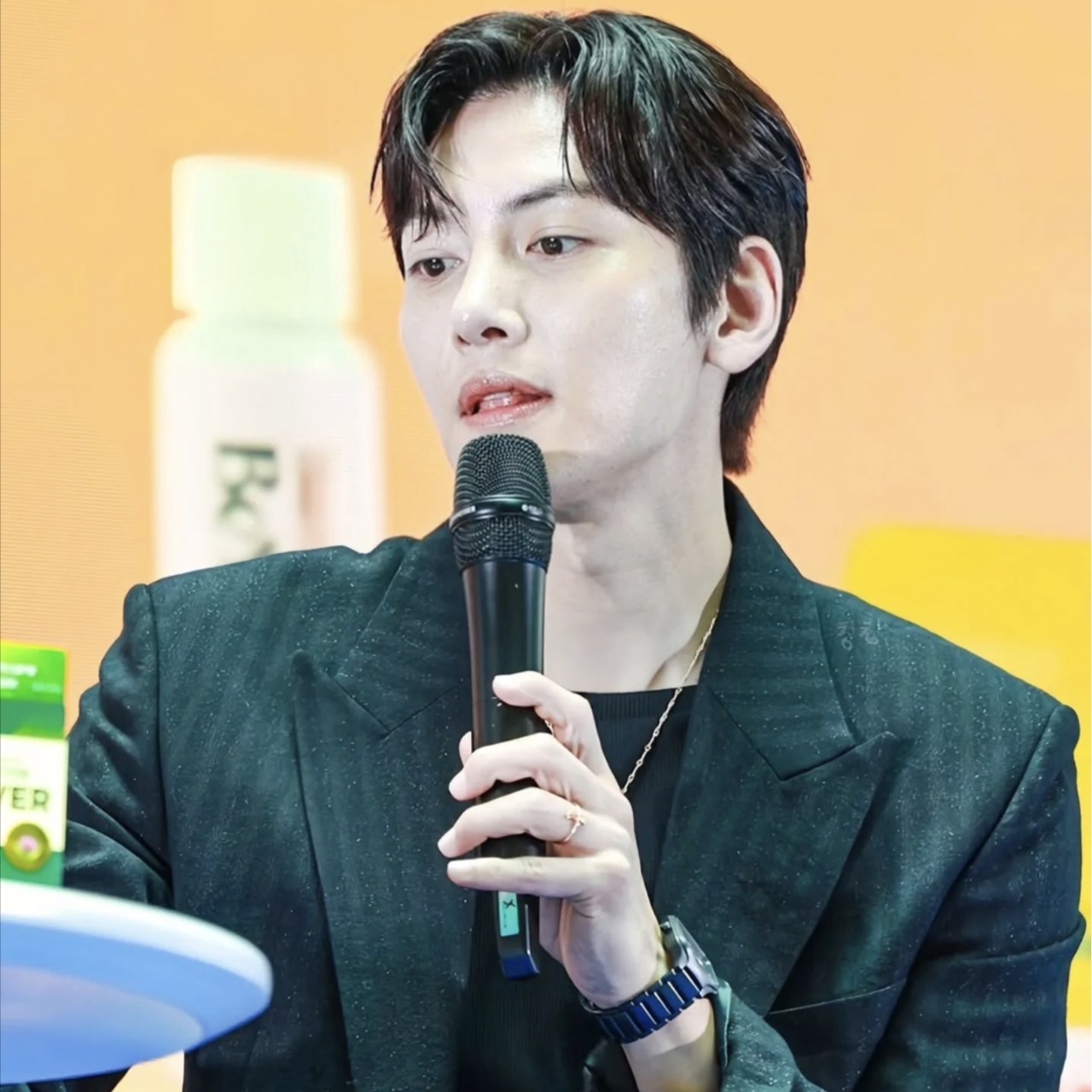 Behind-the-scenes cut of Ji Changwook